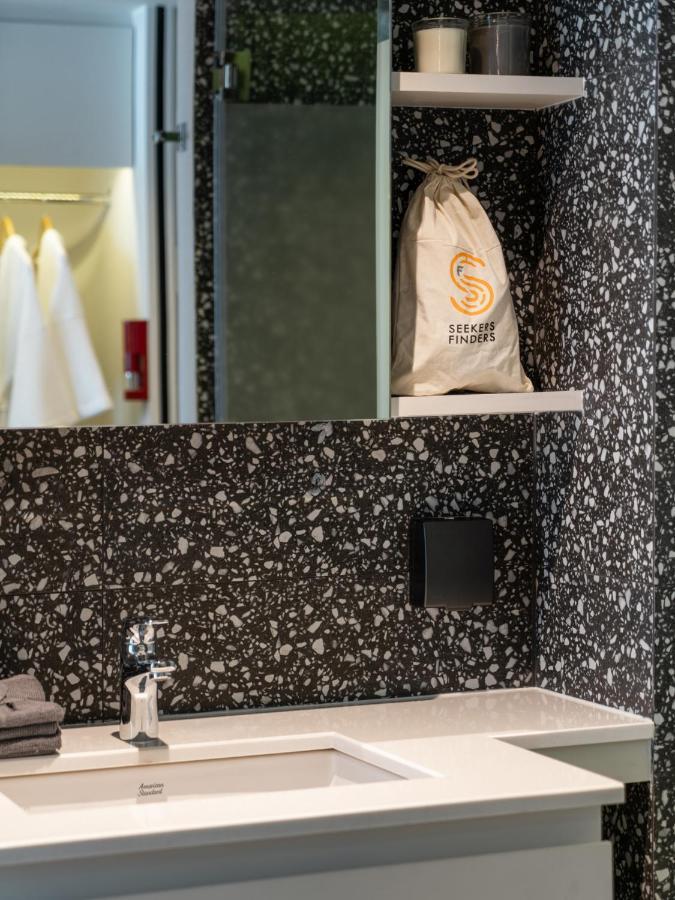 Seekers Finders Rama IV Hotel Surestay Collection By BW Bangkok Eksteriør billede