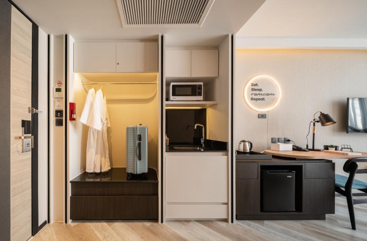 Seekers Finders Rama IV Hotel Surestay Collection By BW Bangkok Eksteriør billede